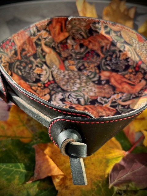 Läderskål William Morris Knut - Bild 2